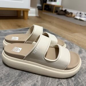 Reef Women's Tan Slide Sandals